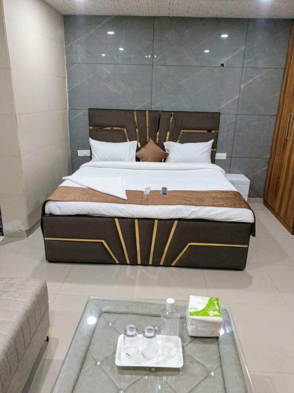 Soooper Hotel Gurgaon Exterior photo