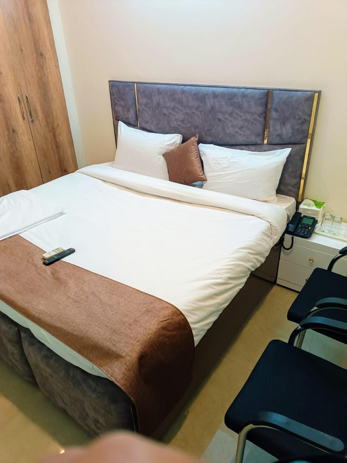Soooper Hotel Gurgaon Exterior photo