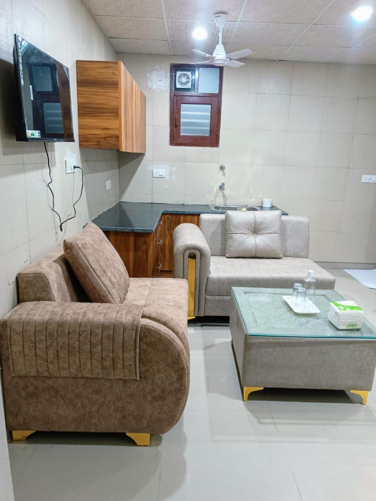 Soooper Hotel Gurgaon Exterior photo