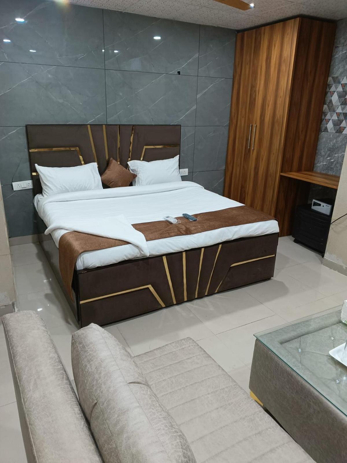 Soooper Hotel Gurgaon Exterior photo