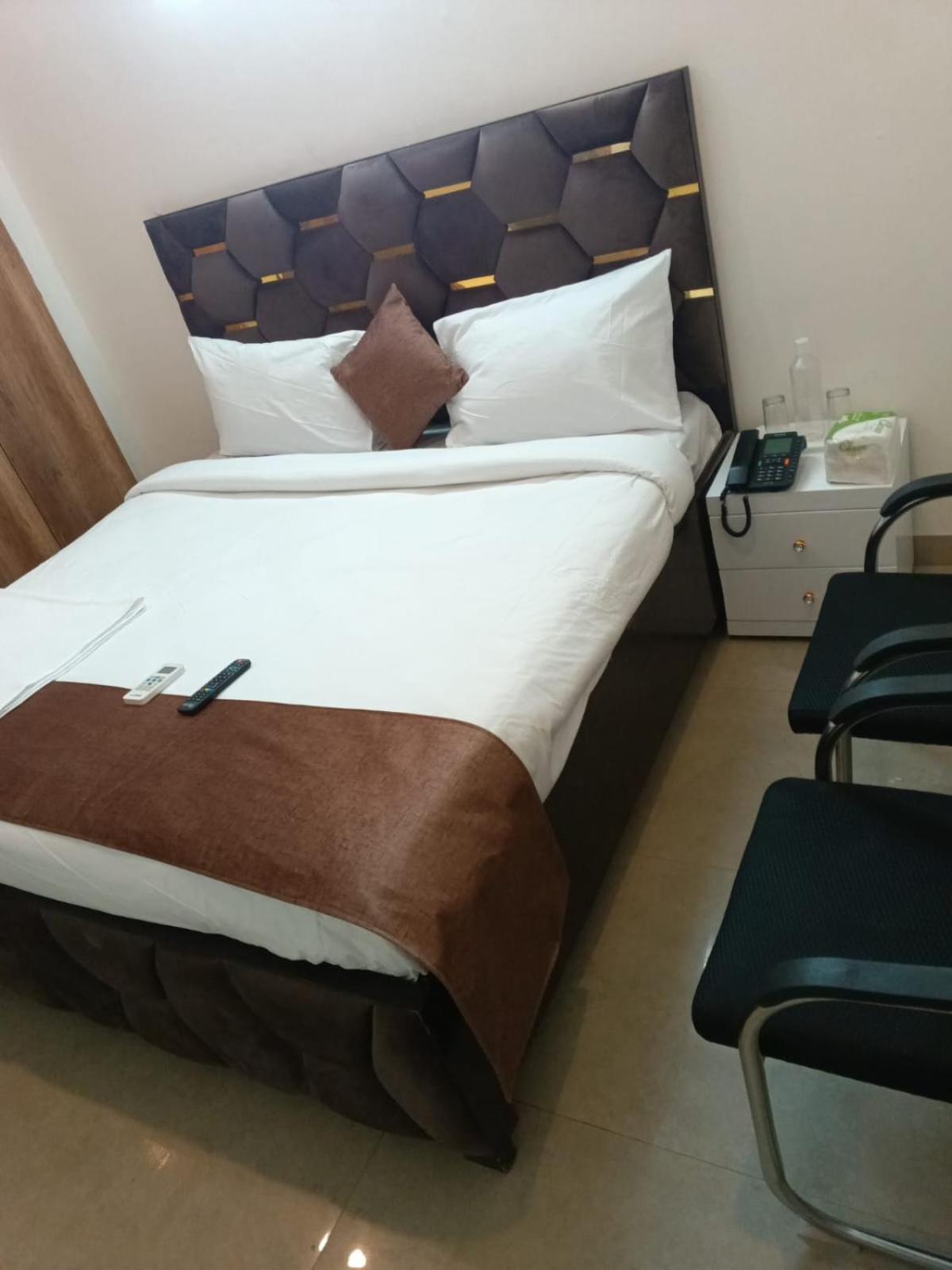 Soooper Hotel Gurgaon Exterior photo