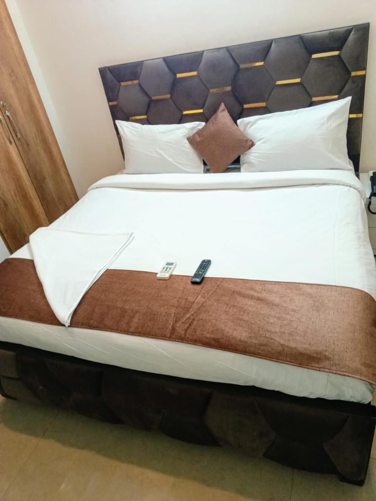Soooper Hotel Gurgaon Exterior photo