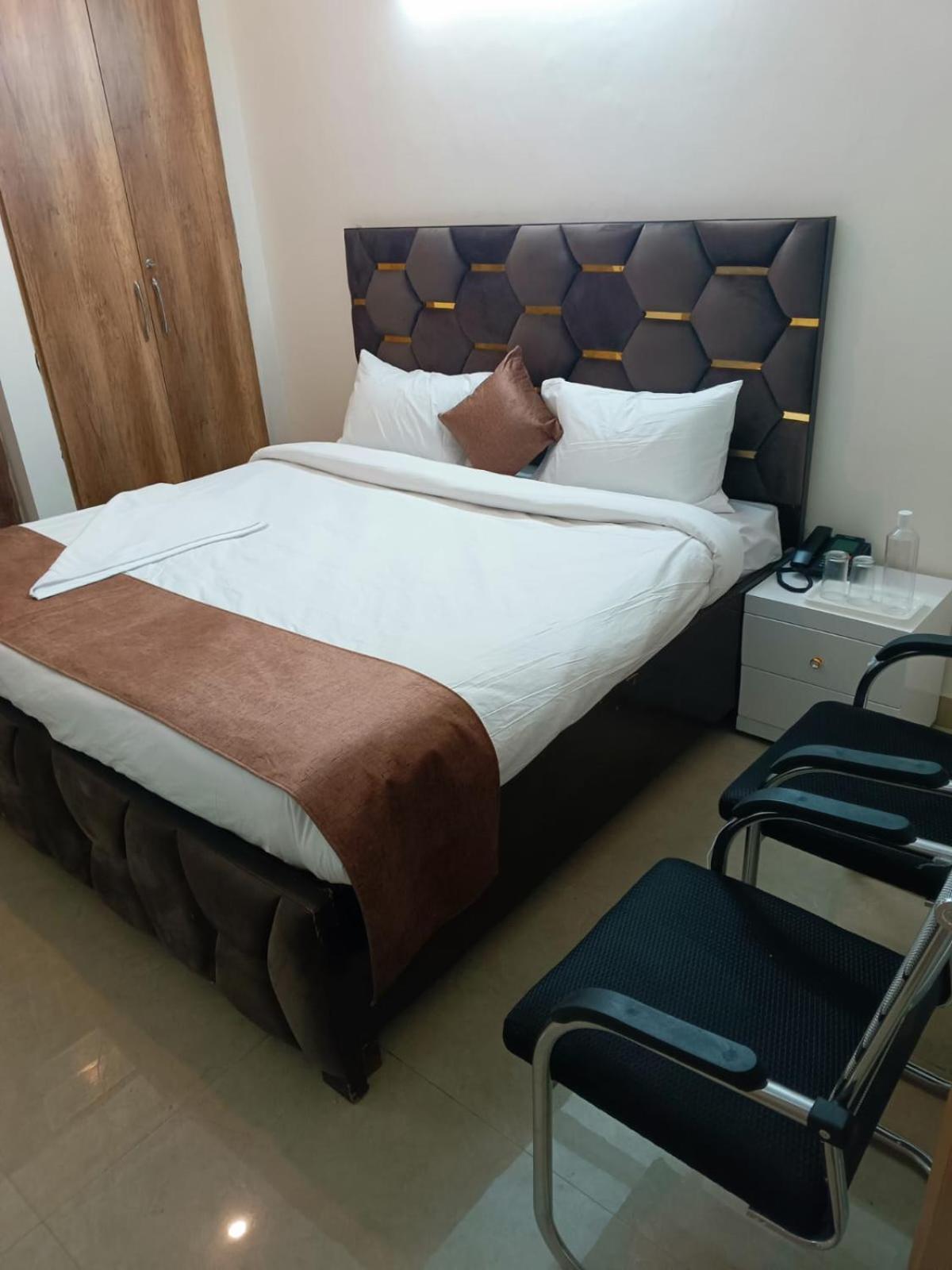 Soooper Hotel Gurgaon Exterior photo